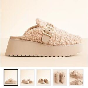 Worn once size 7 dolce vita Lelani platform clog.